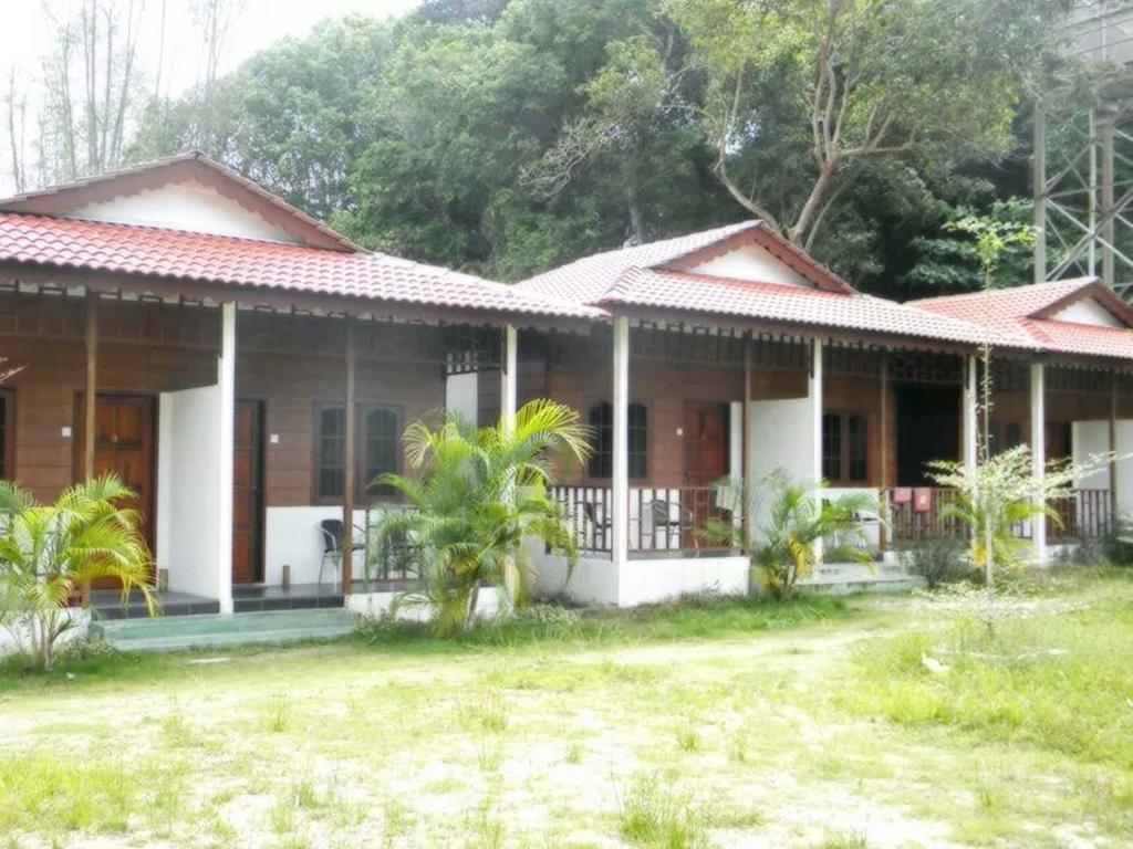 Pangkor Waterfall Beach Resort Kampung Teluk Nipah Exterior photo