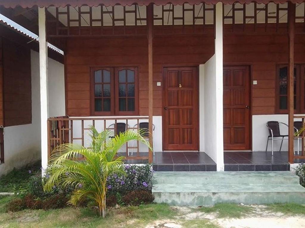 Pangkor Waterfall Beach Resort Kampung Teluk Nipah Exterior photo