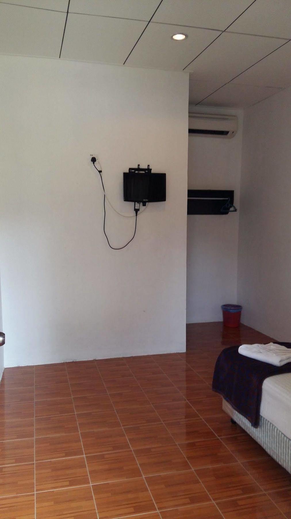 Pangkor Waterfall Beach Resort Kampung Teluk Nipah Exterior photo